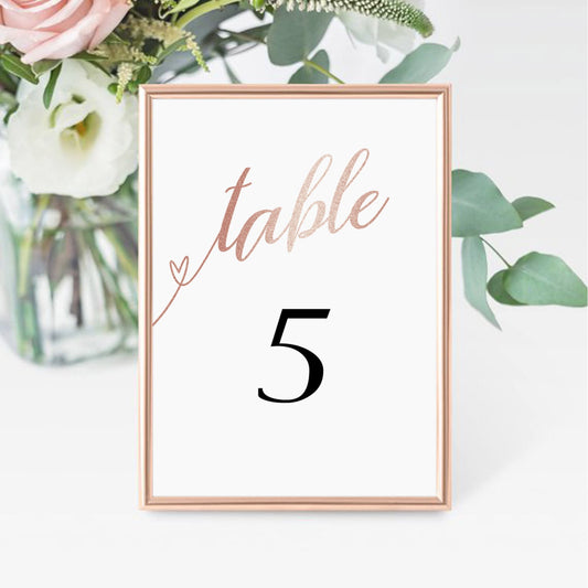 Chic table decor by LittleSizzle